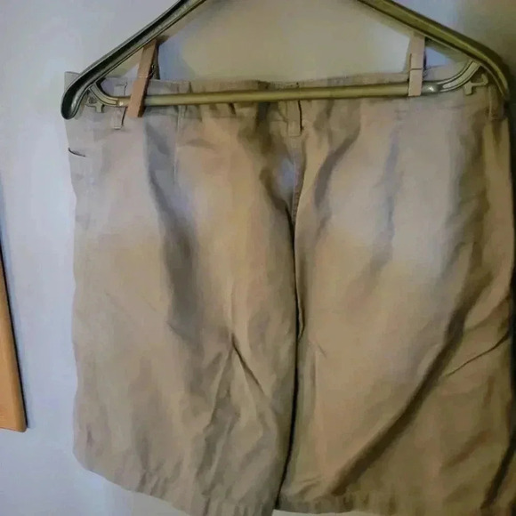 Jones New York  Beige Shorts size 12 cotton - Picture 9 of 9